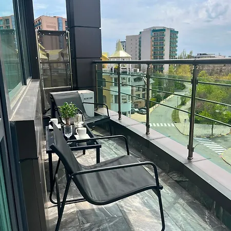 Sunny Plaza Celebrity Apartment