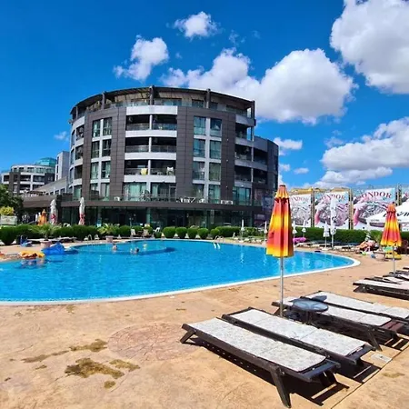 Sunny Plaza Celebrity Апартаменты